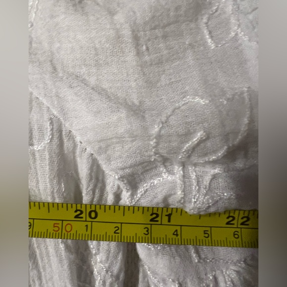 White Threaded Embroidered Blouse Size M - Picture 7 of 7